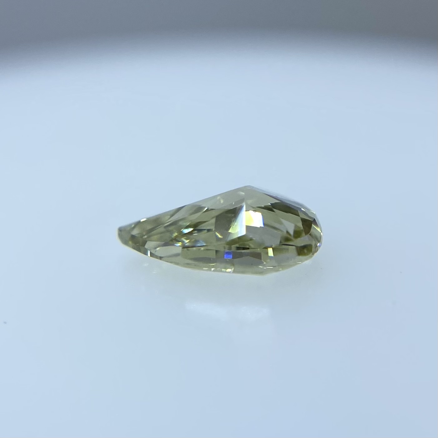 メーカー再生品】 カメレオン FANCY GRAYISH YELLOW GREEN 0.280ct PS