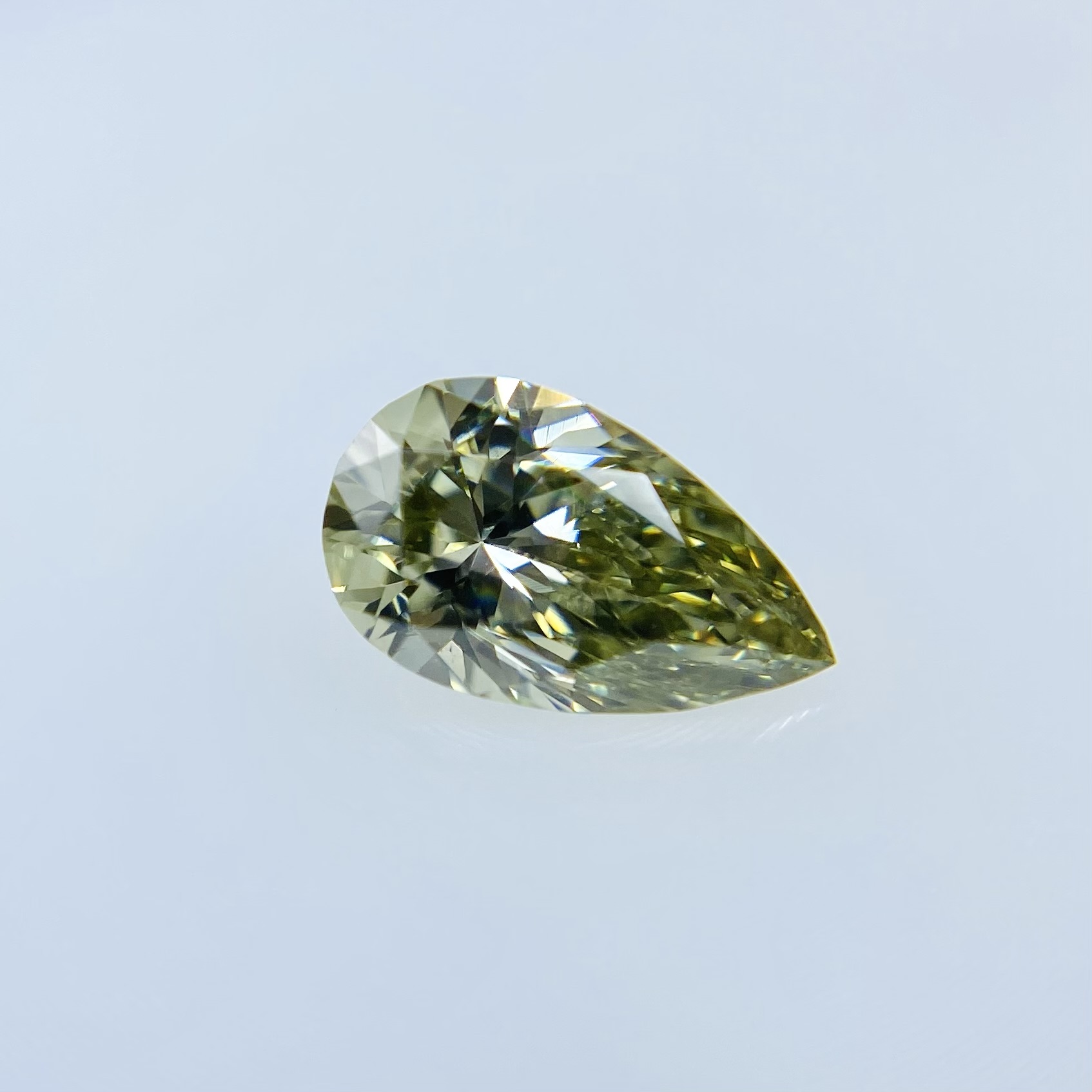 カメレオン！FANCY GRAYISH YELLOW GREEN 0.224ct rudomotors.com